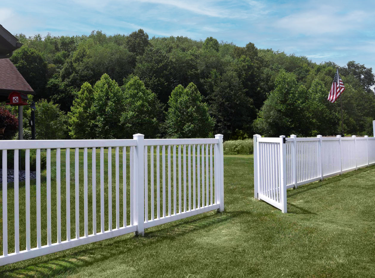 Uhrichsville Vinyl Fence