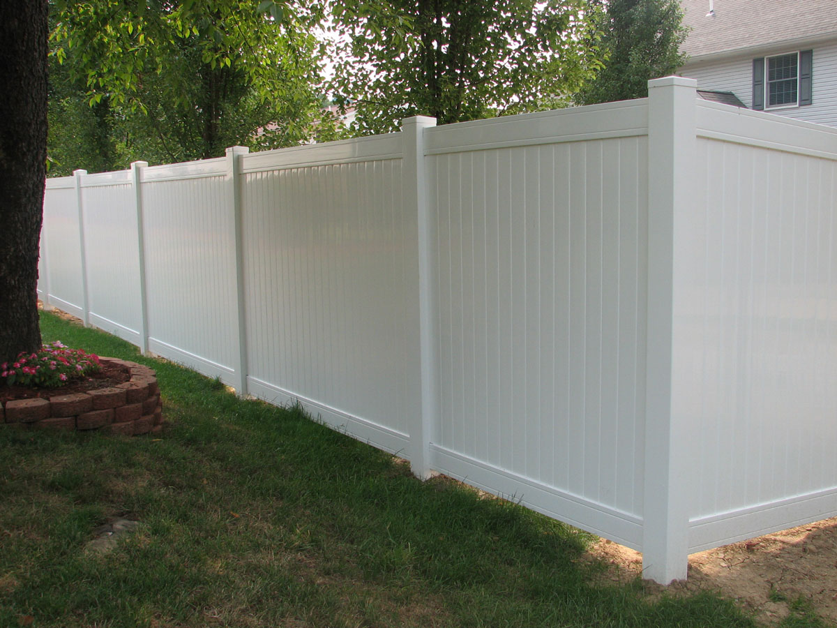 Vinyl Privacy Fences - Swiss Valley Fence