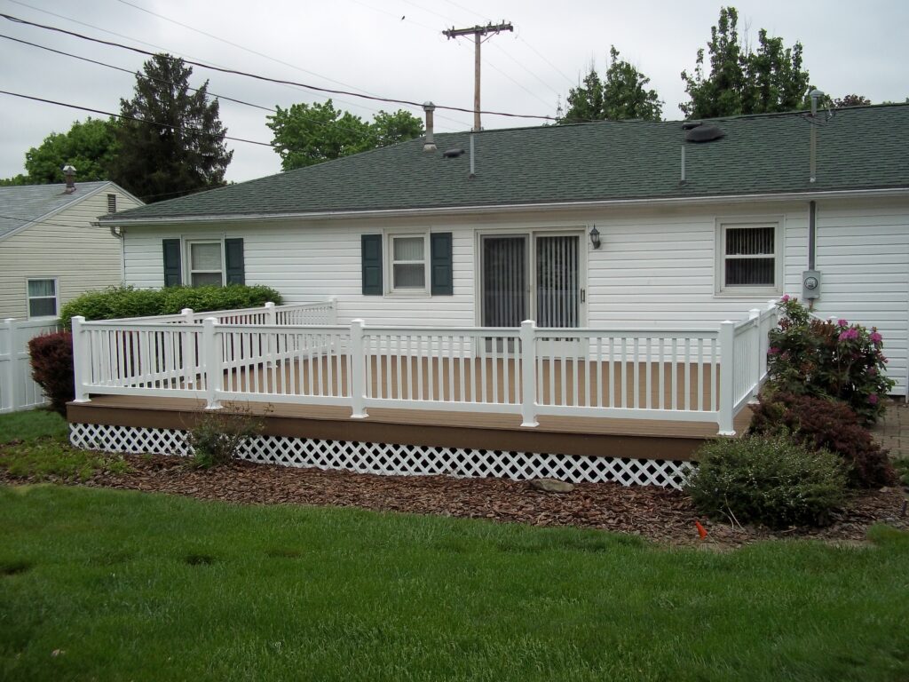 Bloomingdale Vinyl Railing