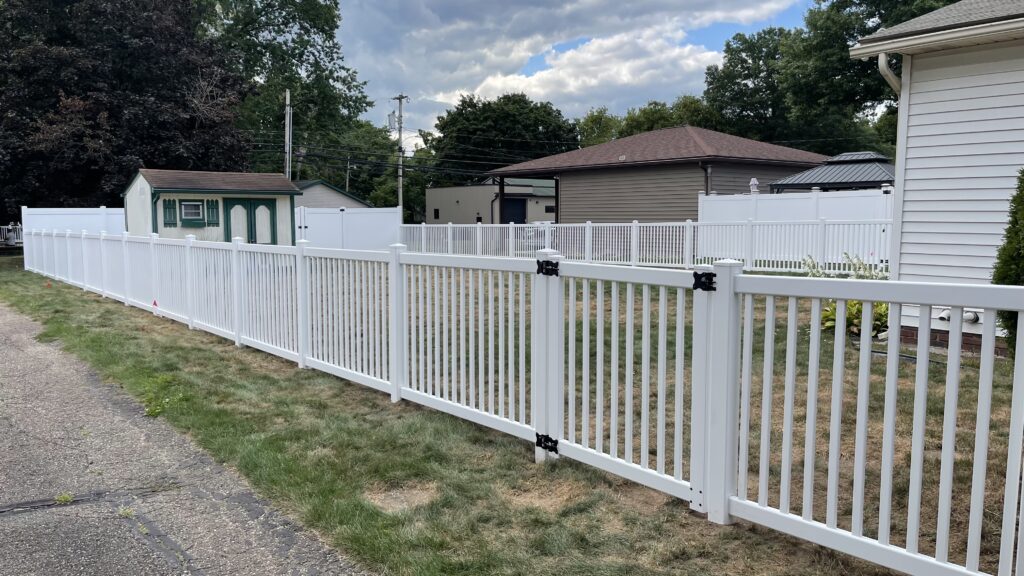 Smithville Fence Installation. Swiss Valley Fence