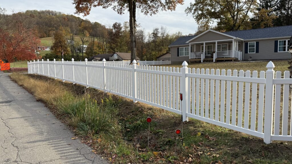 Vinyl Picket Fence, Installed By Swiss Valley fence, Canal Fulton