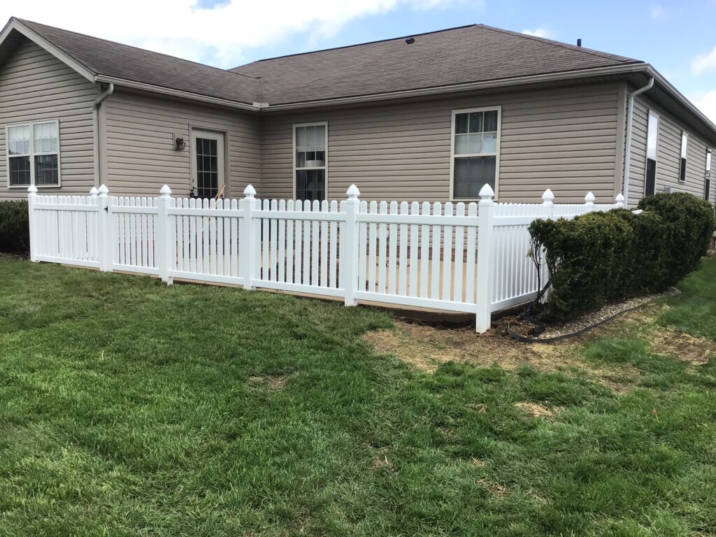 Vinyl Picket Fence Installed By Swiss Valley Fence. Lansing, Ohio