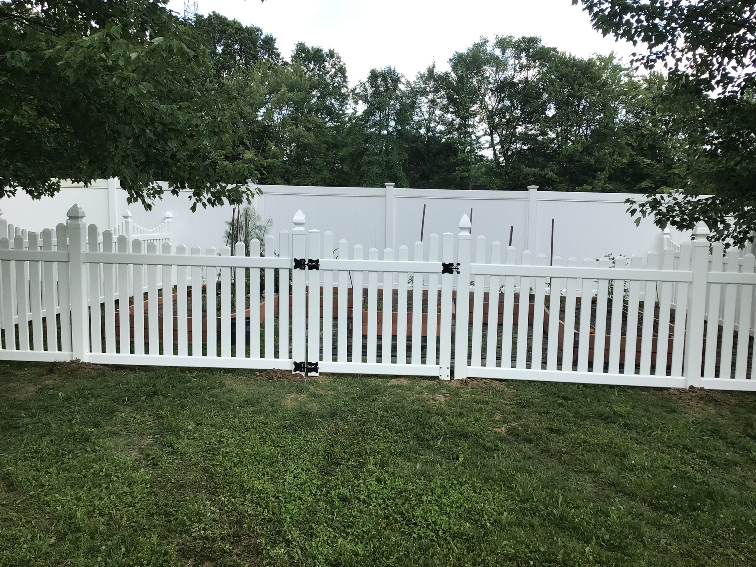 Vinyl Picket Fence, Installed By Swiss Valley Fence. Malvern Ohio