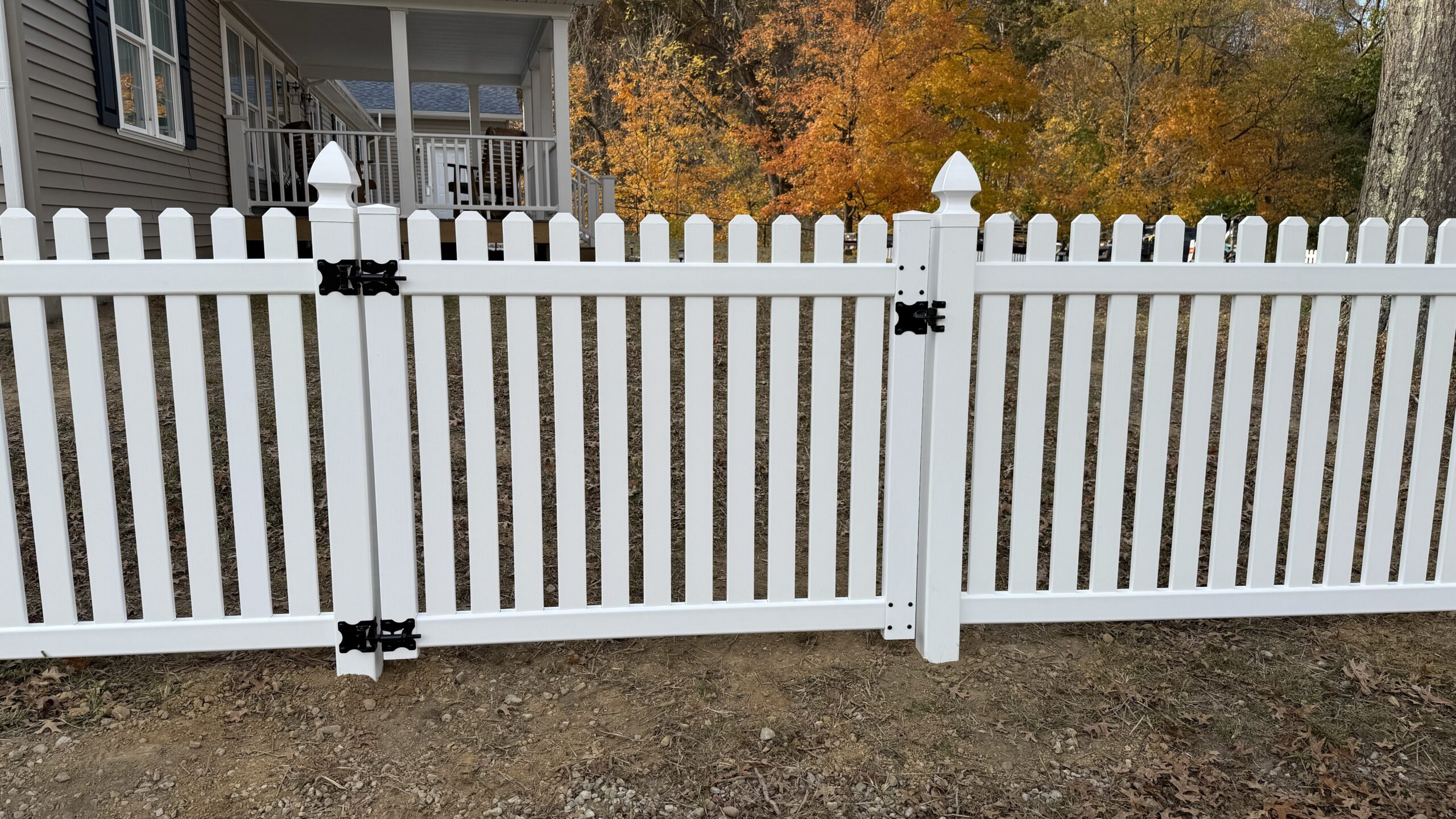 Vinyl Picket Fence, installed by Swiss Valley Fence, Fredericksburg Ohio.